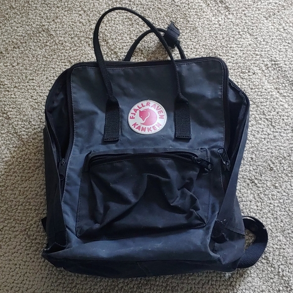 fjallraven black backpack